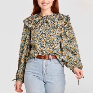 Universal Threads Peasant Blouse with Oversized Collar in Liberty Floral